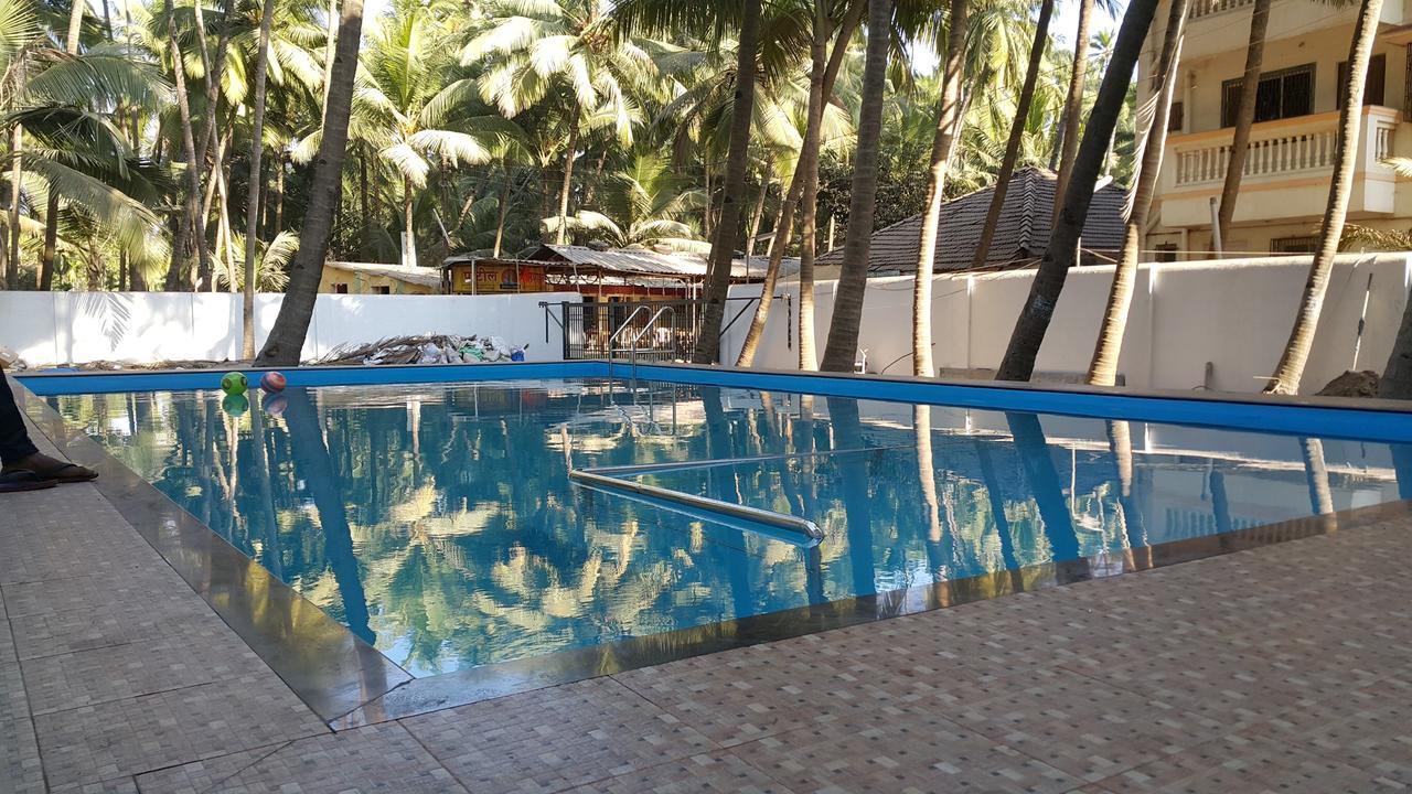 Hotel Murud Marina Экстерьер фото
